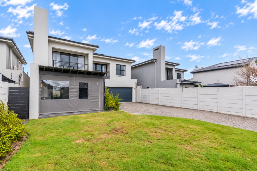4 Bedroom Property for Sale in Parklands North Western Cape